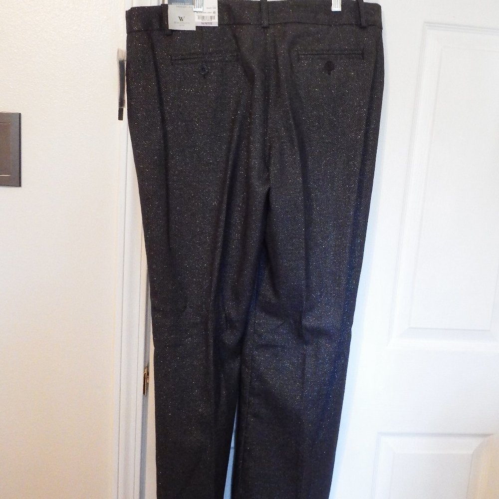Worthington's Women's Black pants with a bit of sparkle. Size 16P